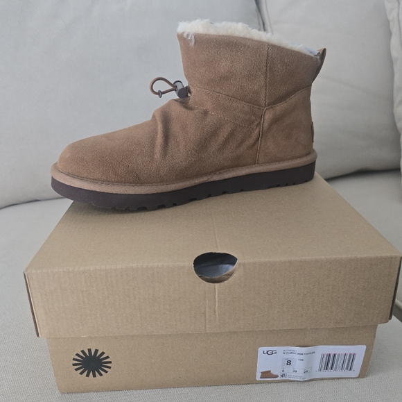 Ugg Toggle Ankle Boots - Picture 2 of 5